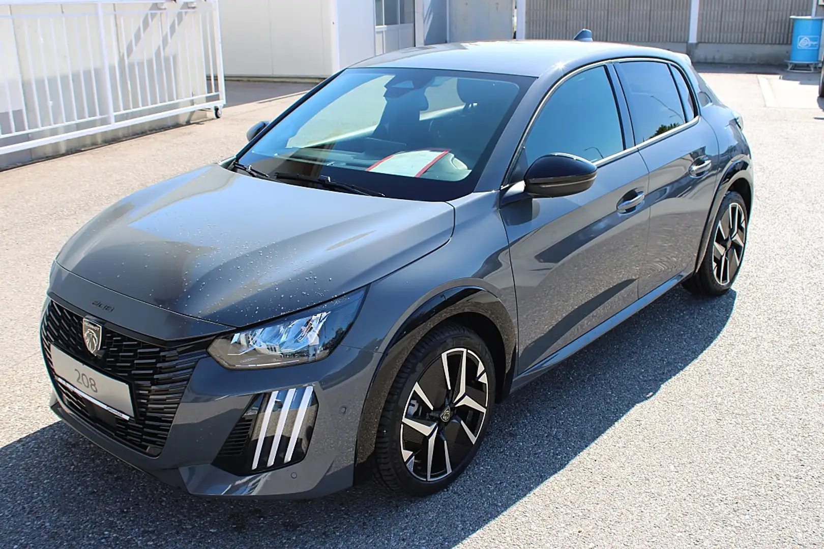 Peugeot 208 PureTech 100 S&S Allure Grau - 1