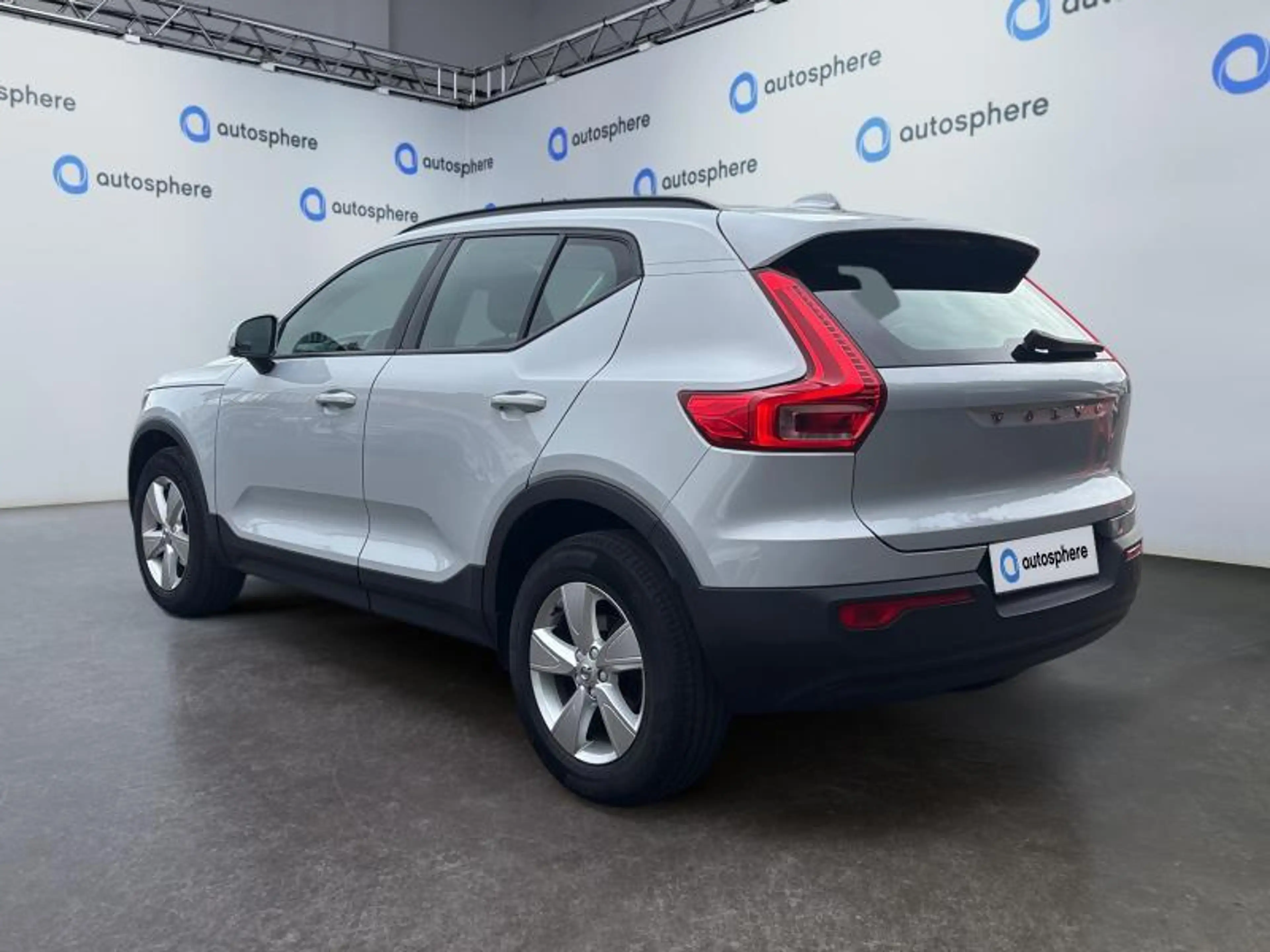 Volvo XC40 Momentum | T2 Geartronic 1.5e 129 cv | Boîte auto — photo 6
