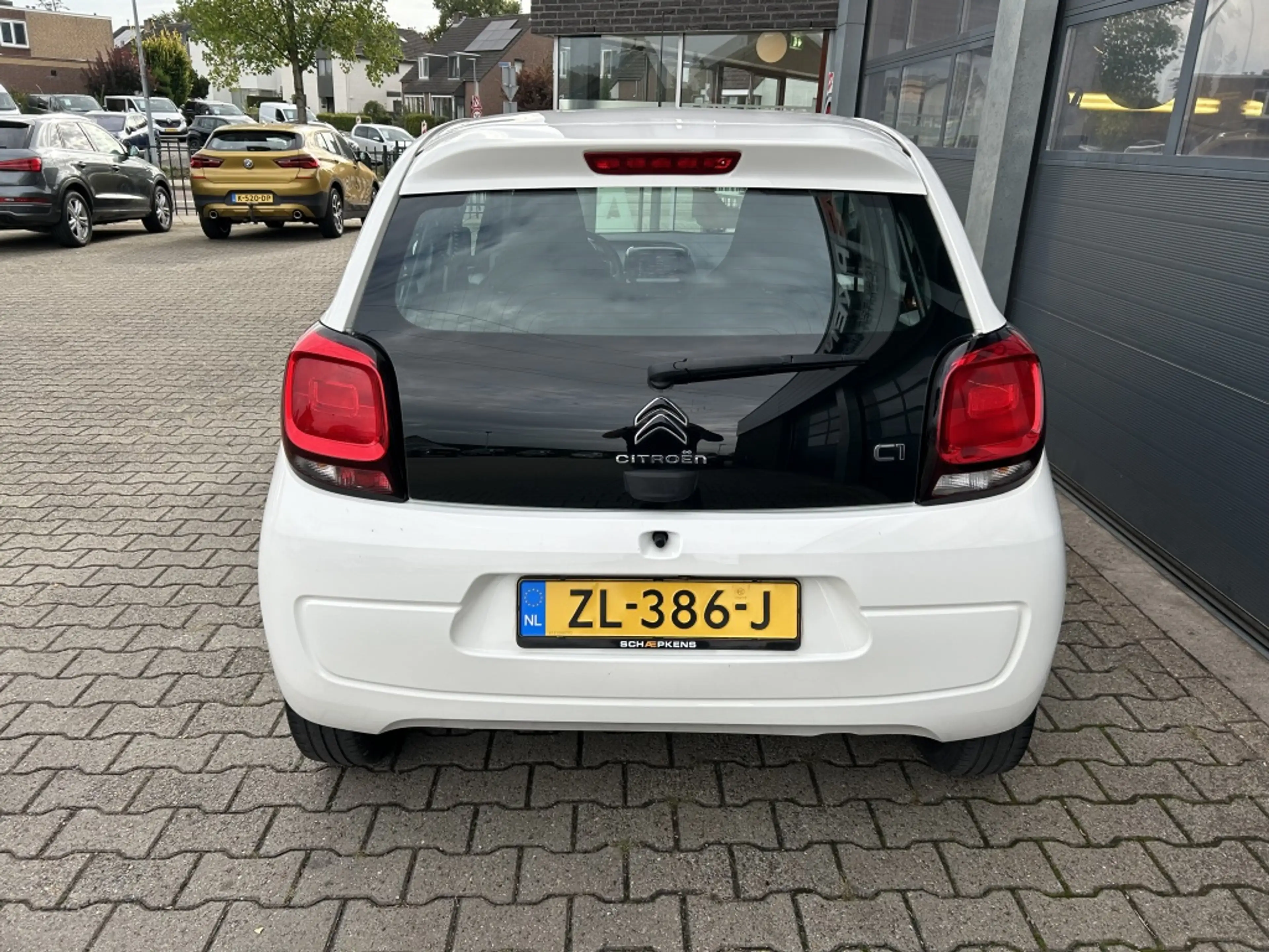 Citroen C1 1.0 VTi 68PK S&S 5D Shine — photo 11