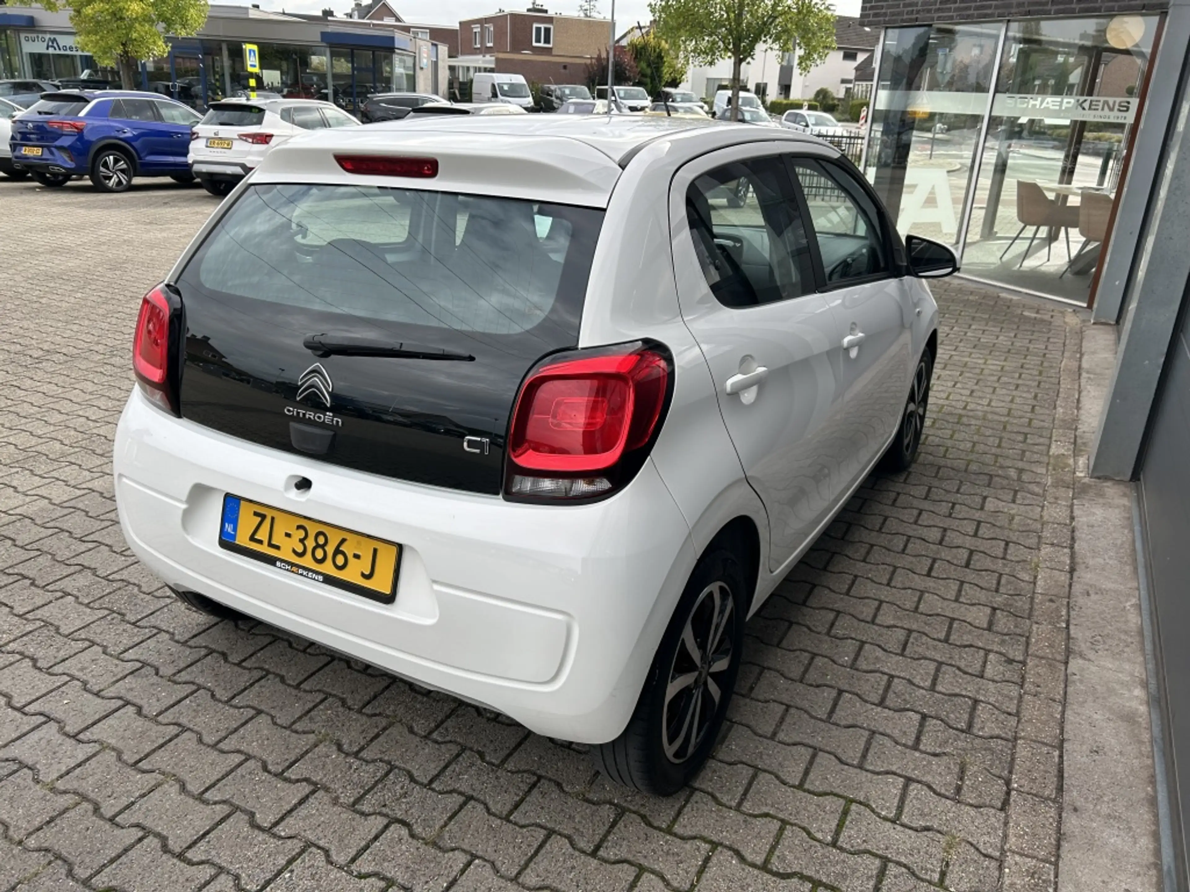 Citroen C1 1.0 VTi 68PK S&S 5D Shine — photo 12