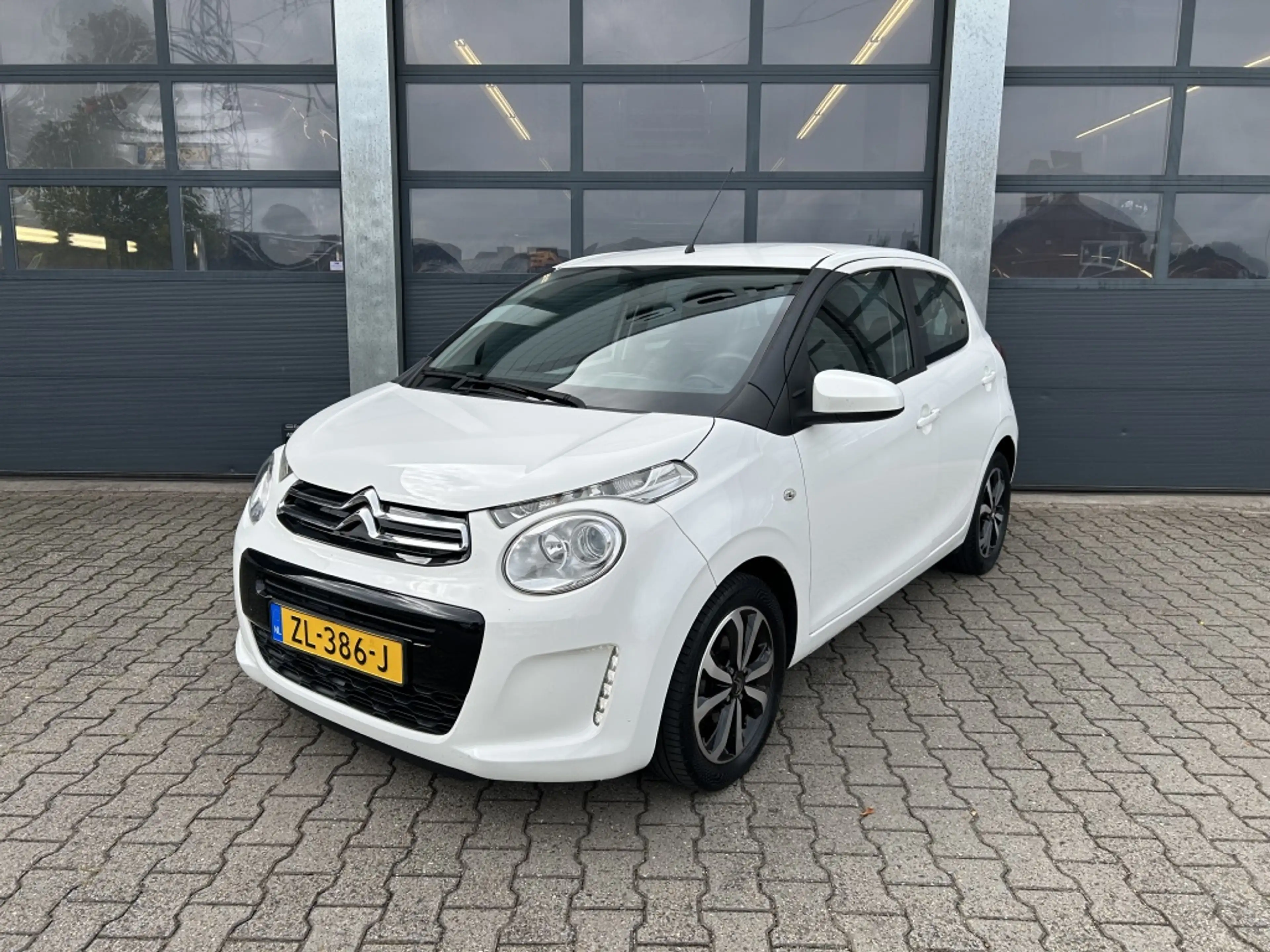 Citroen C1 1.0 VTi 68PK S&S 5D Shine