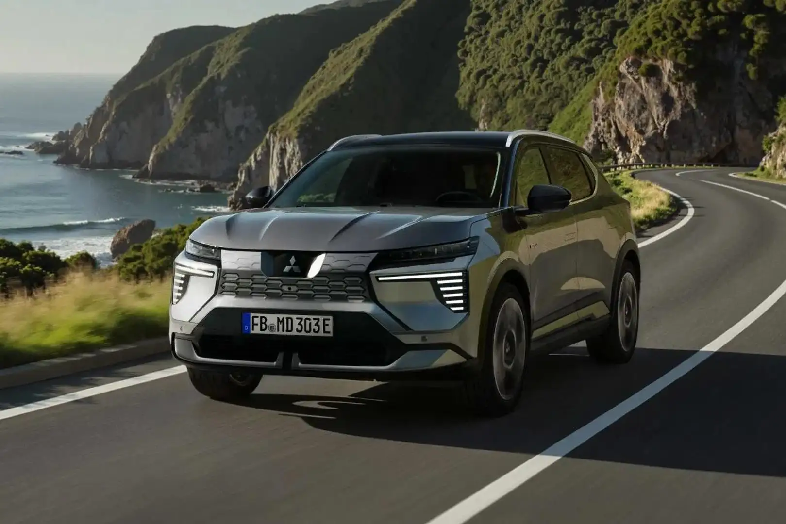 Mitsubishi Eclipse Cross Intense 87 kWh | Nieuw model | €2.000 introductie Grijs - 2
