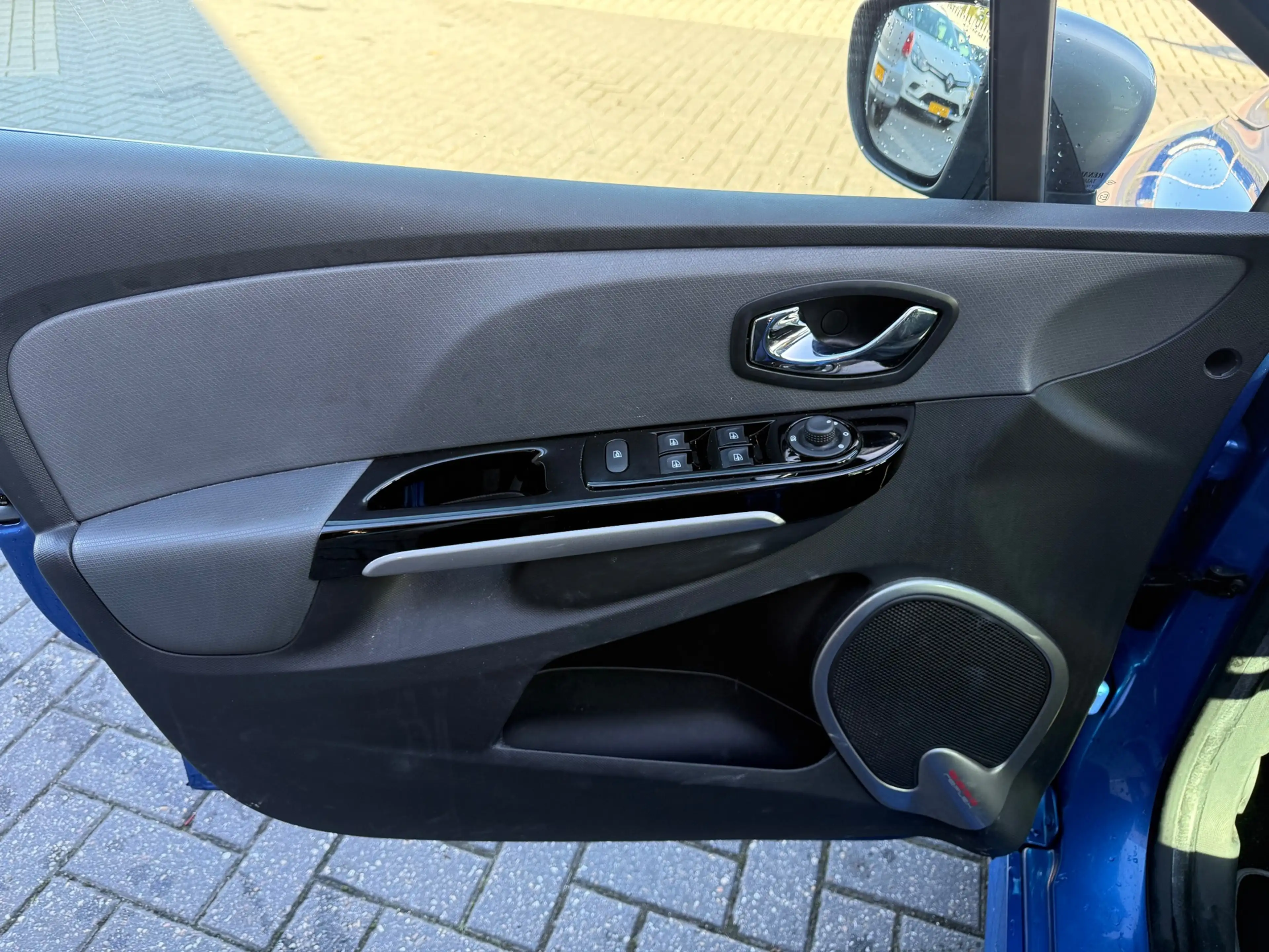 Renault Clio 1.2 GT — photo 11