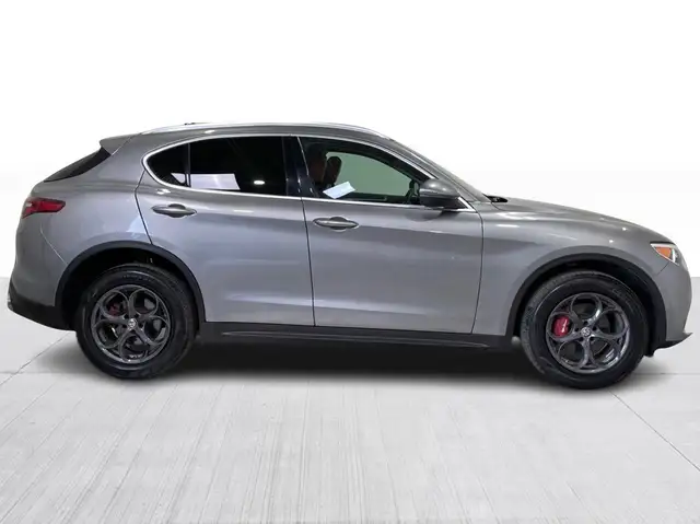 Alfa Romeo Stelvio 2018 — photo 2