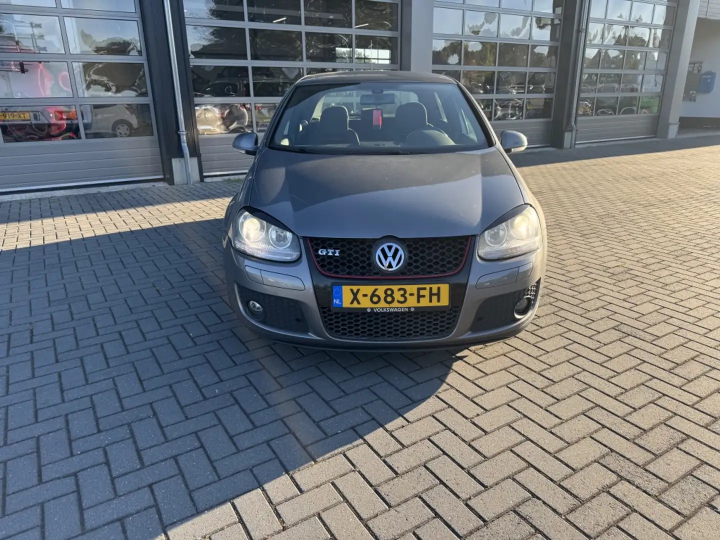 Volkswagen Golf GTI 2.0 TFSI Grijs - 2