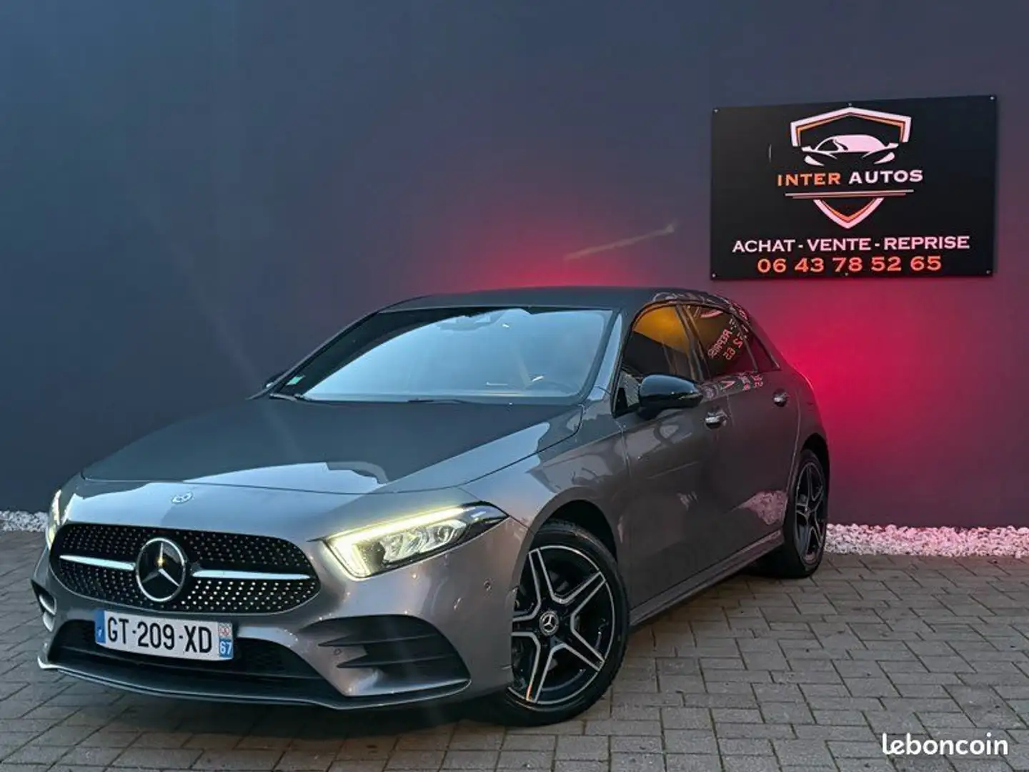 Mercedes-Benz Mercedes A250e AMG Line - 2