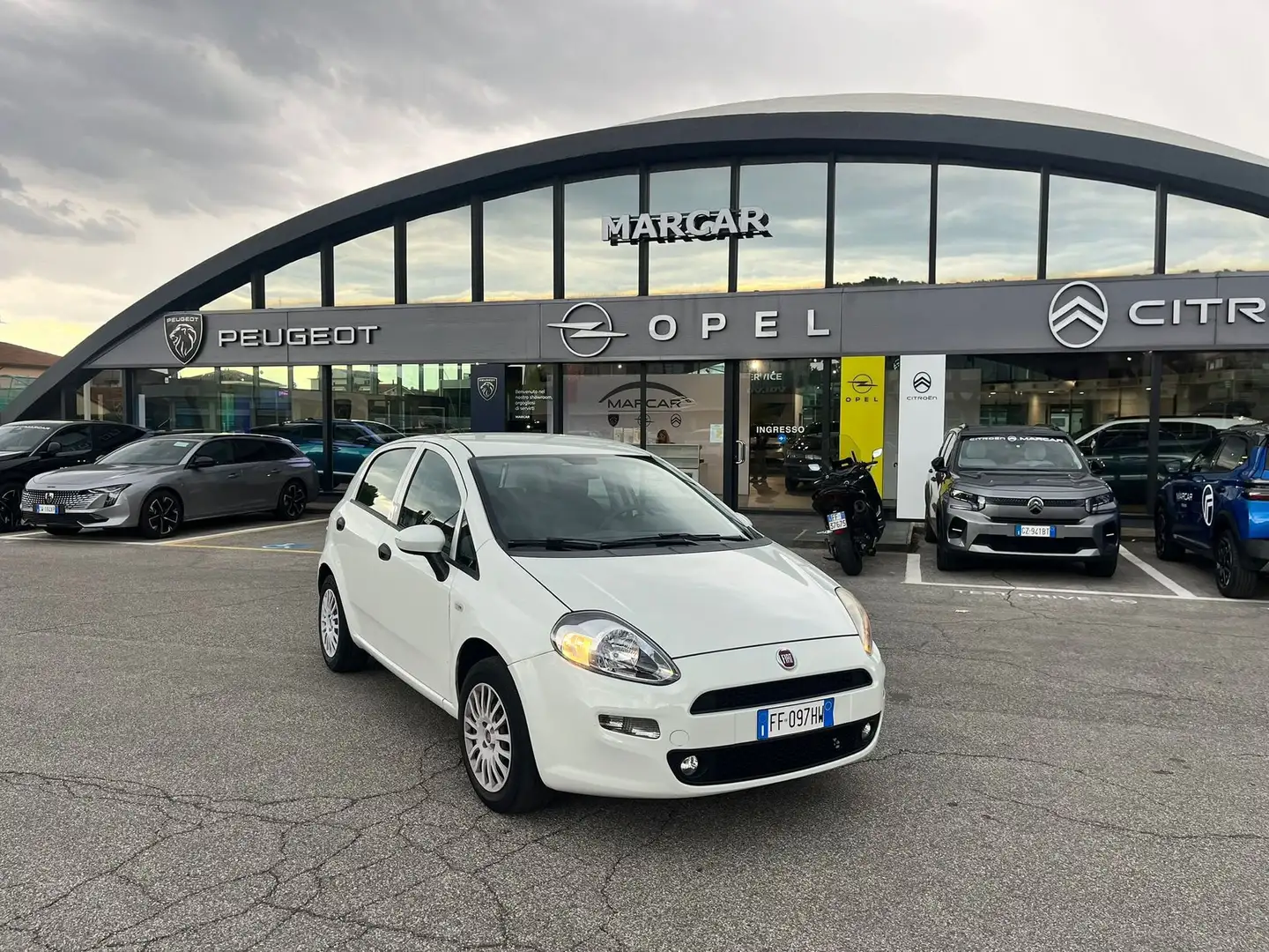 Fiat Punto Punto 1.2 5 porte Easypower Street Bianco - 1