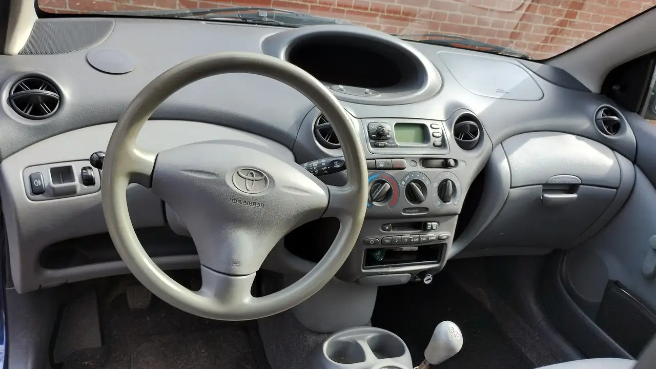 Toyota Yaris 1.0-16V VVT-i Terra, foto 7