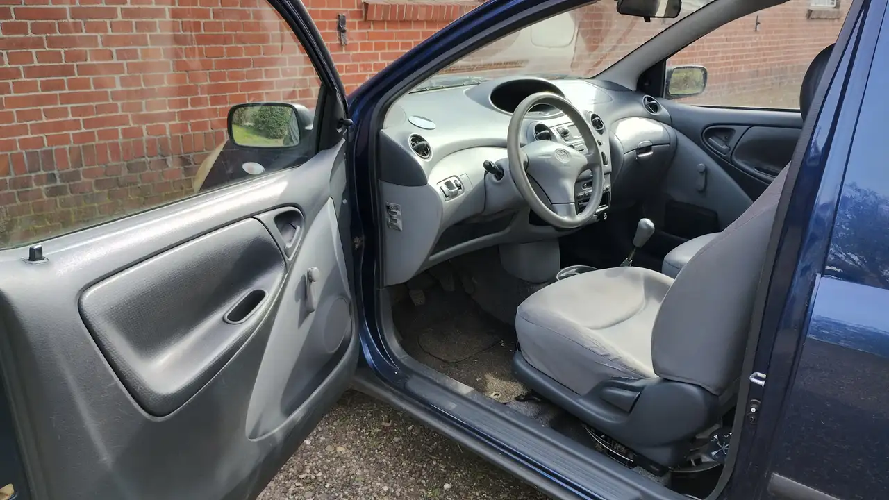 Toyota Yaris 1.0-16V VVT-i Terra, foto 6