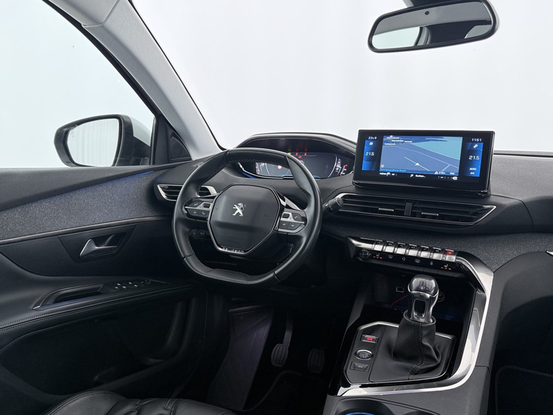 Peugeot 5008 1.5 BlueHDi 130 Allure LED 7-SITZER LEDER — photo 14