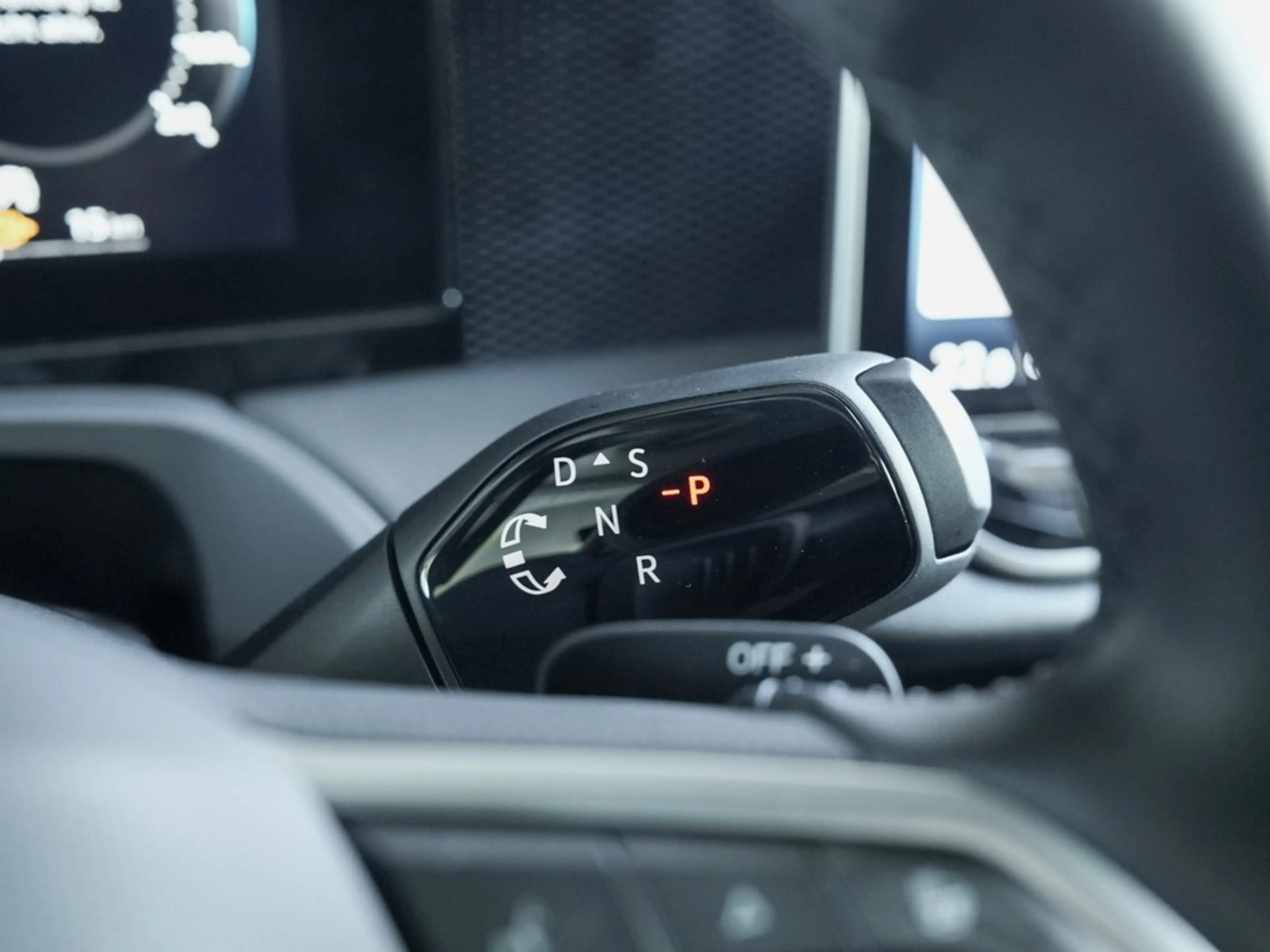 Volkswagen Passat Variant 1,5 eTSI DSG Business,AHK,LED,ACC 360° Kamera,S... — photo 13