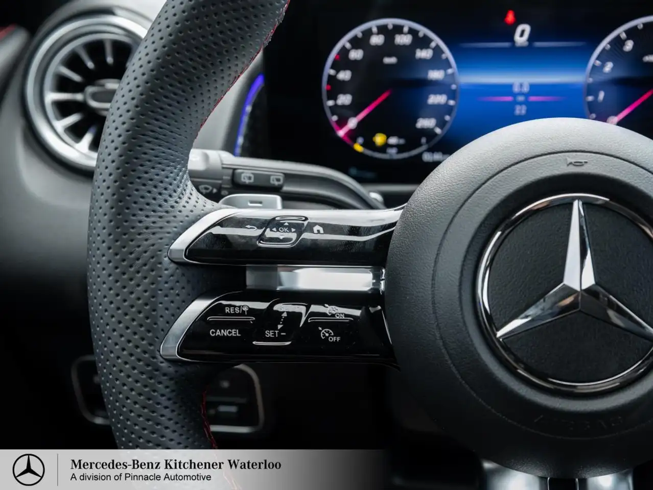 Mercedes-Benz GLB снимка Mercedes-Benz GLB