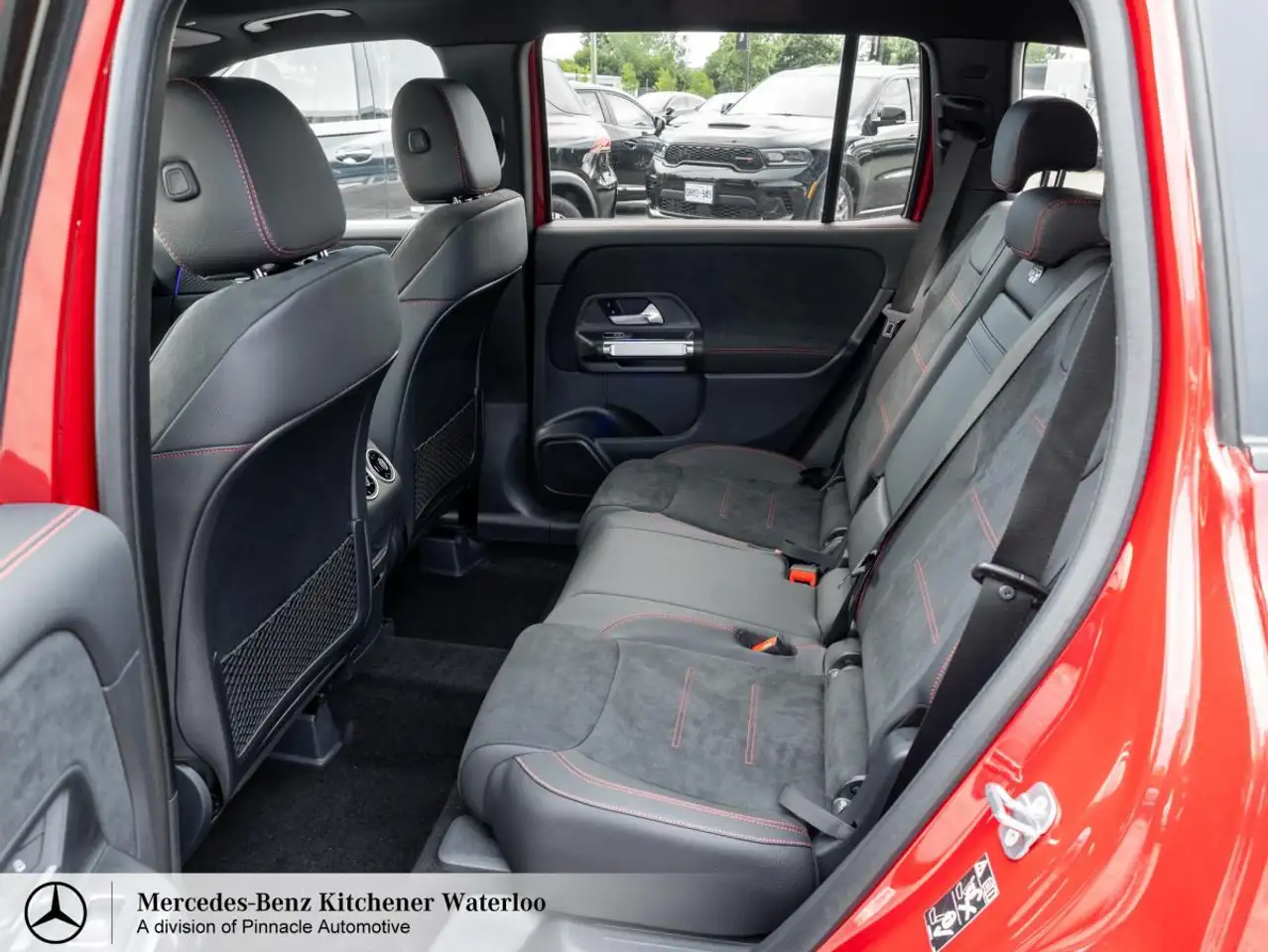 Mercedes-Benz GLB снимка Mercedes-Benz GLB