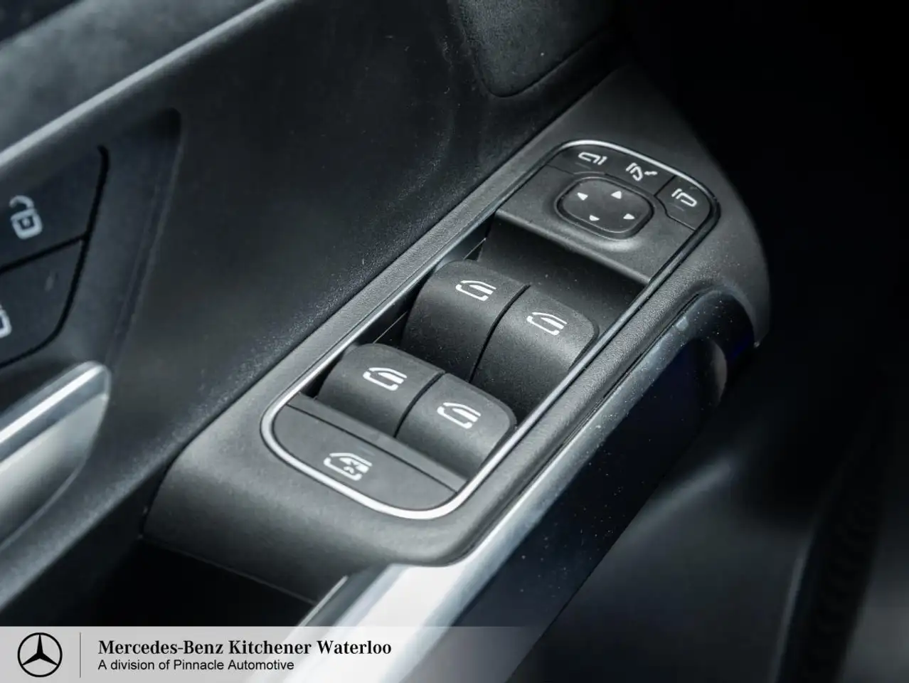 Mercedes-Benz GLB снимка Mercedes-Benz GLB