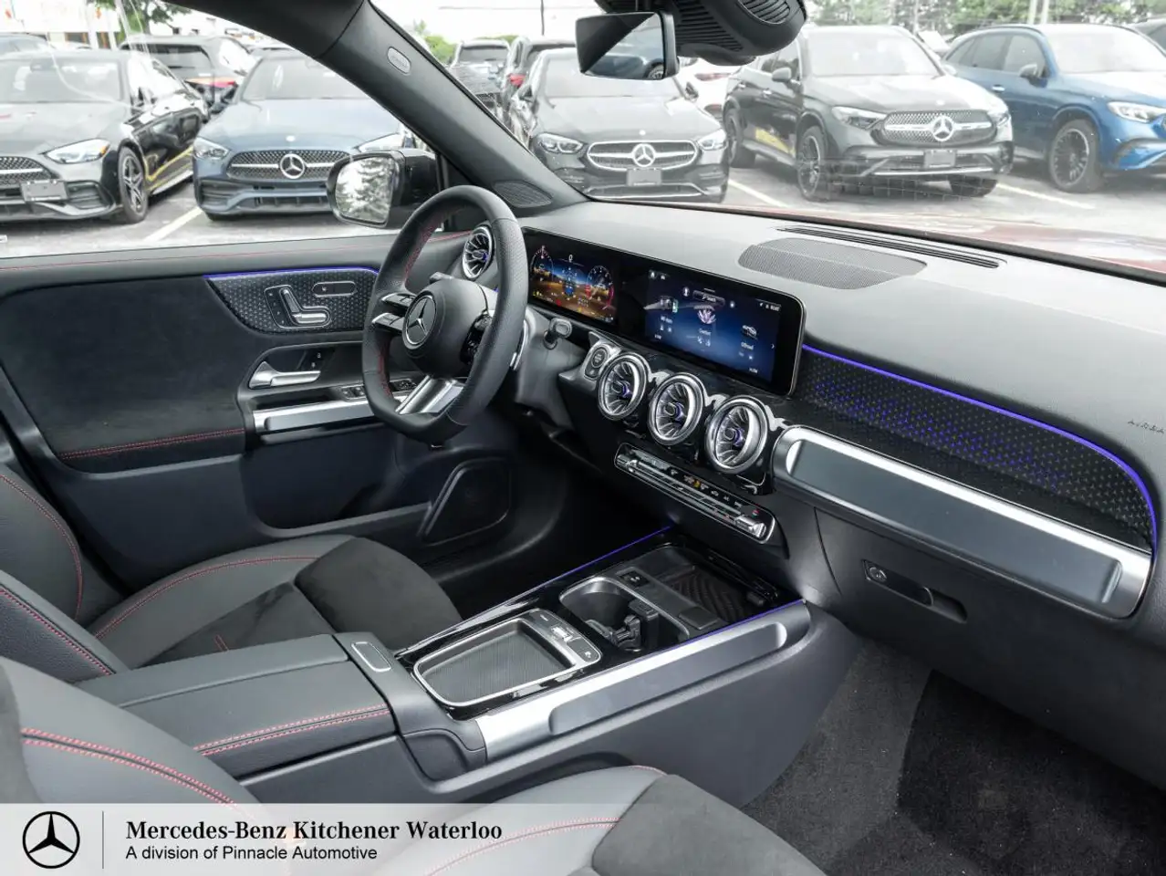 Mercedes-Benz GLB снимка Mercedes-Benz GLB