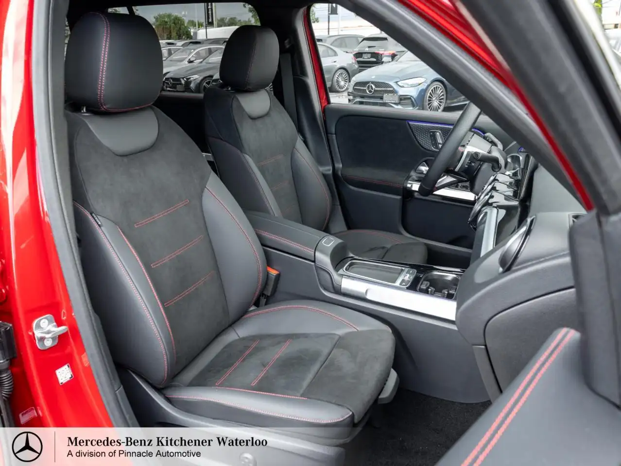 Mercedes-Benz GLB снимка Mercedes-Benz GLB