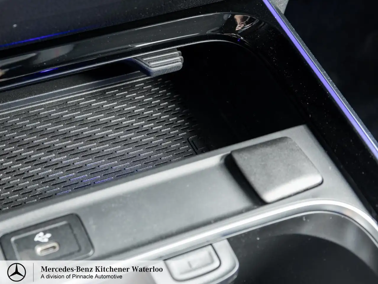 Mercedes-Benz GLB снимка Mercedes-Benz GLB