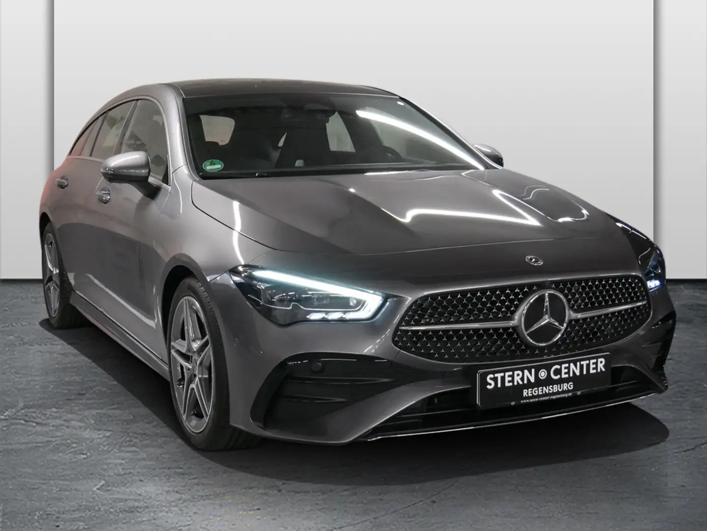 Mercedes-Benz CLA 180 AMG+DISTRONIC+PANO+360°++ Grau - 2