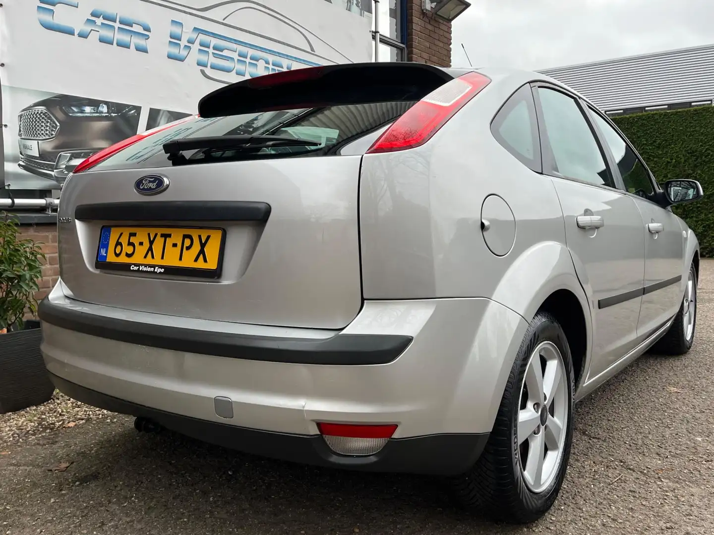 Ford Focus 1.6-16V Futura|Airco|Cruise|5-drs| Grijs - 2