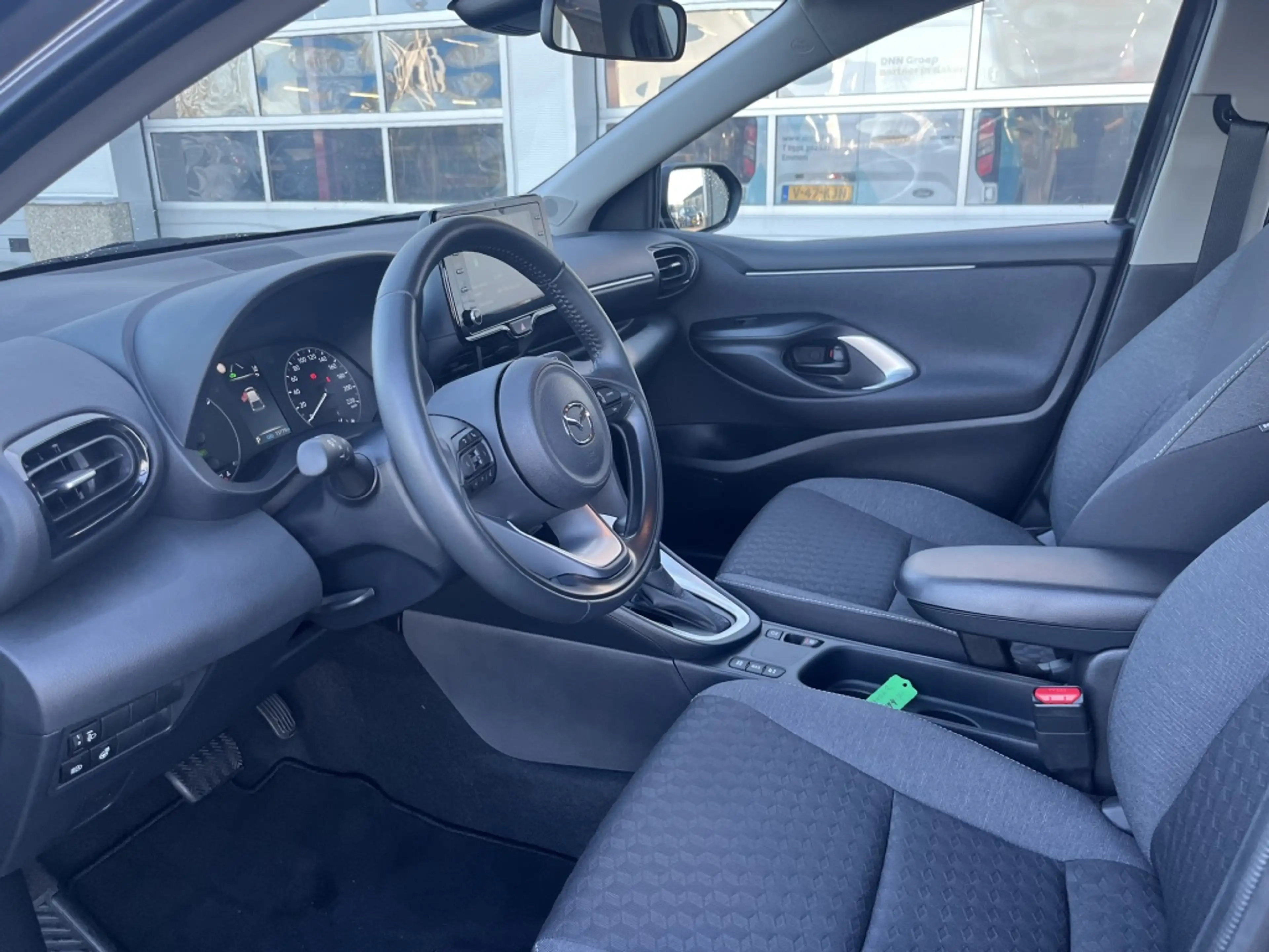 Mazda 2 Hybrid 1.5 Agile, camera, cruise, apple/andr.carpl — photo 8
