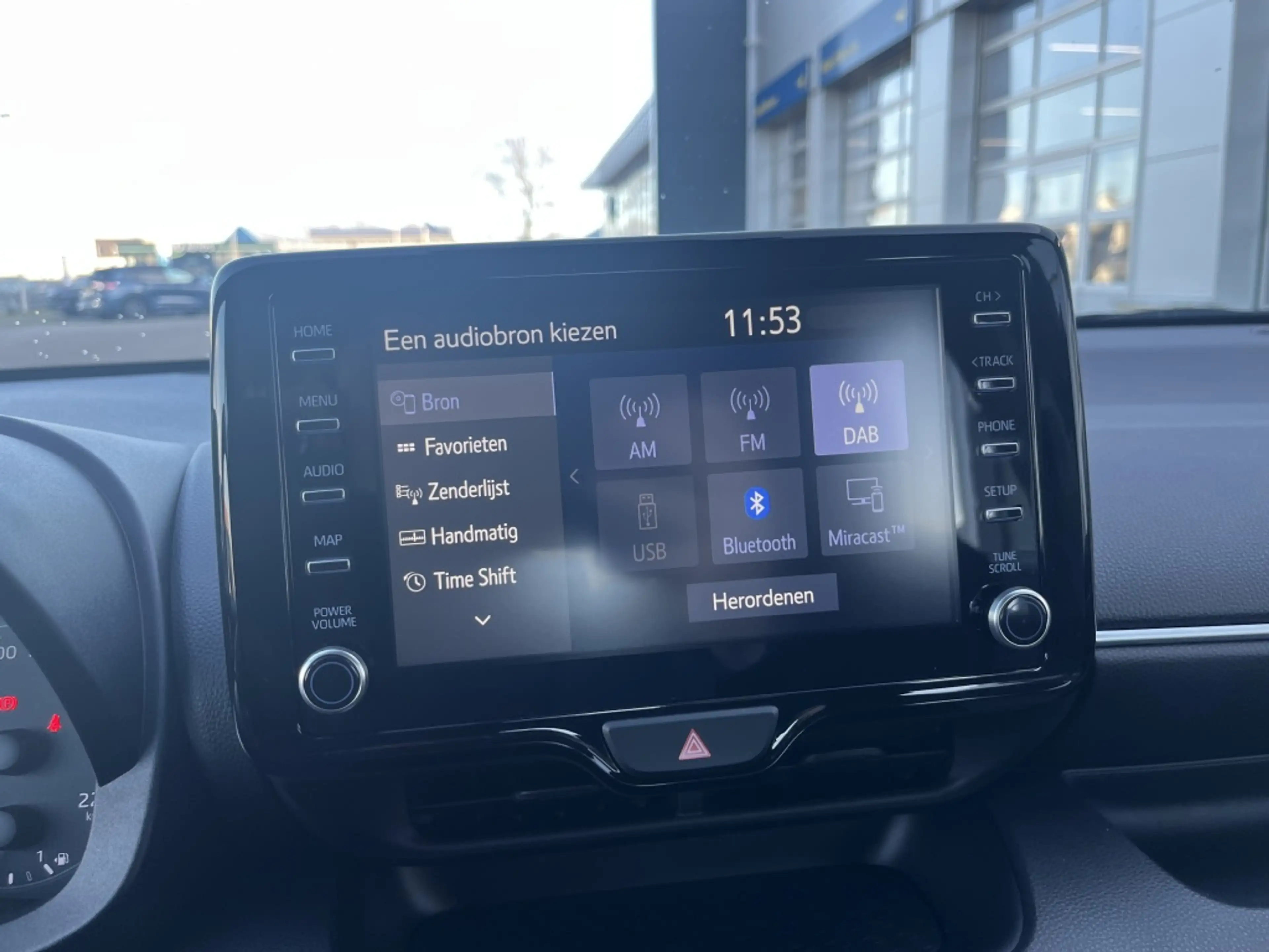 Mazda 2 Hybrid 1.5 Agile, camera, cruise, apple/andr.carpl — photo 14