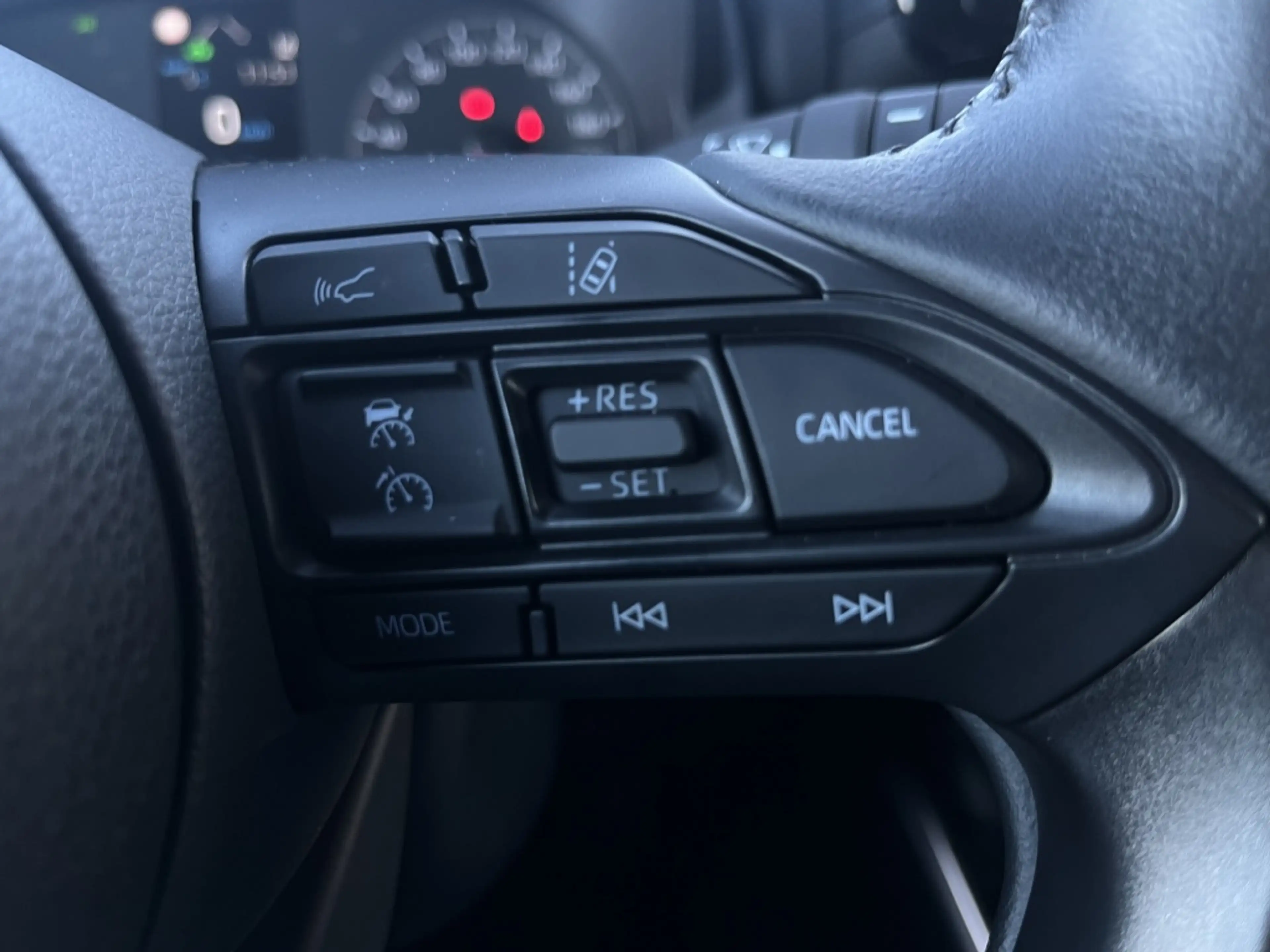 Mazda 2 Hybrid 1.5 Agile, camera, cruise, apple/andr.carpl — photo 10
