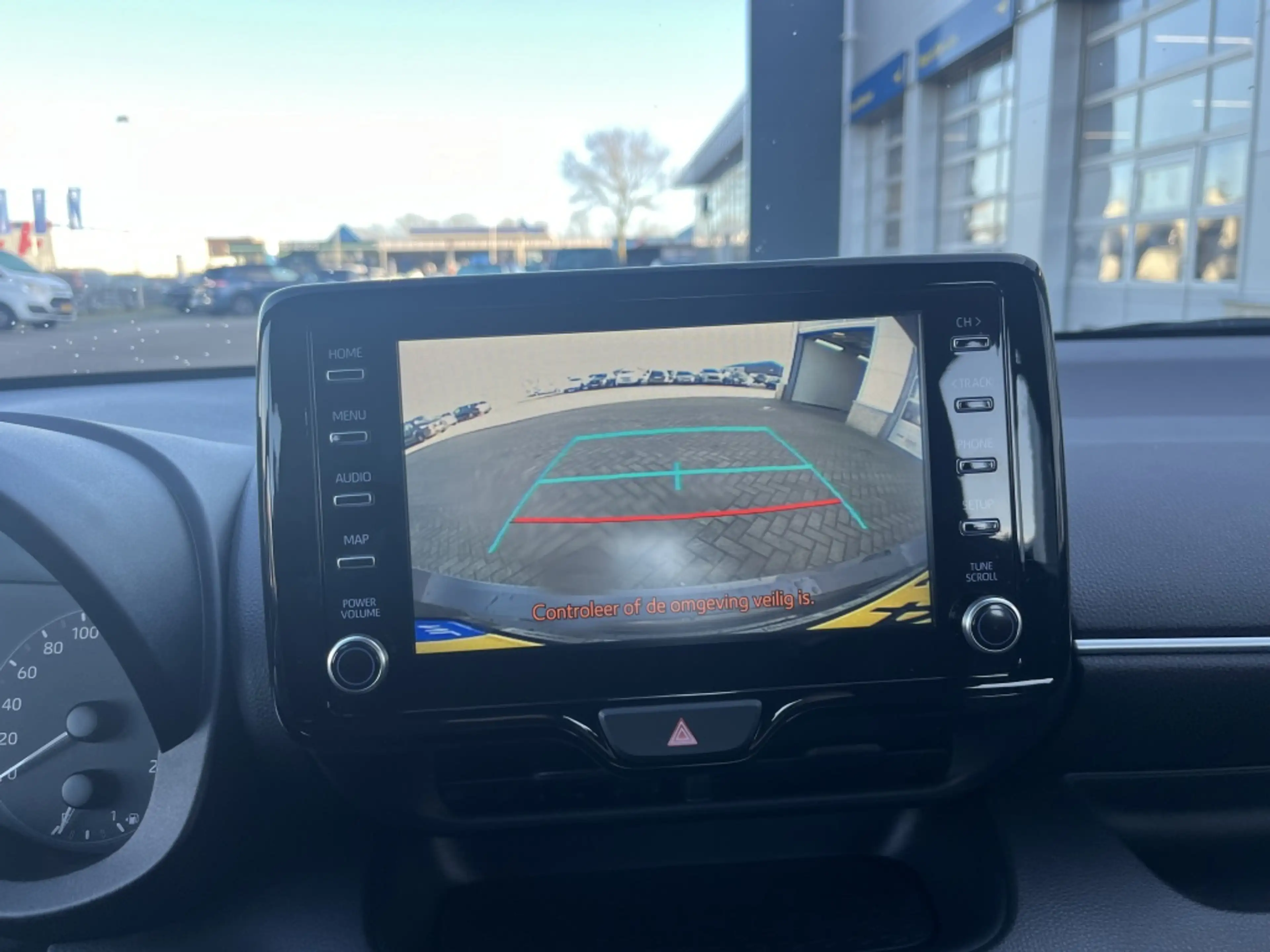 Mazda 2 Hybrid 1.5 Agile, camera, cruise, apple/andr.carpl — photo 15