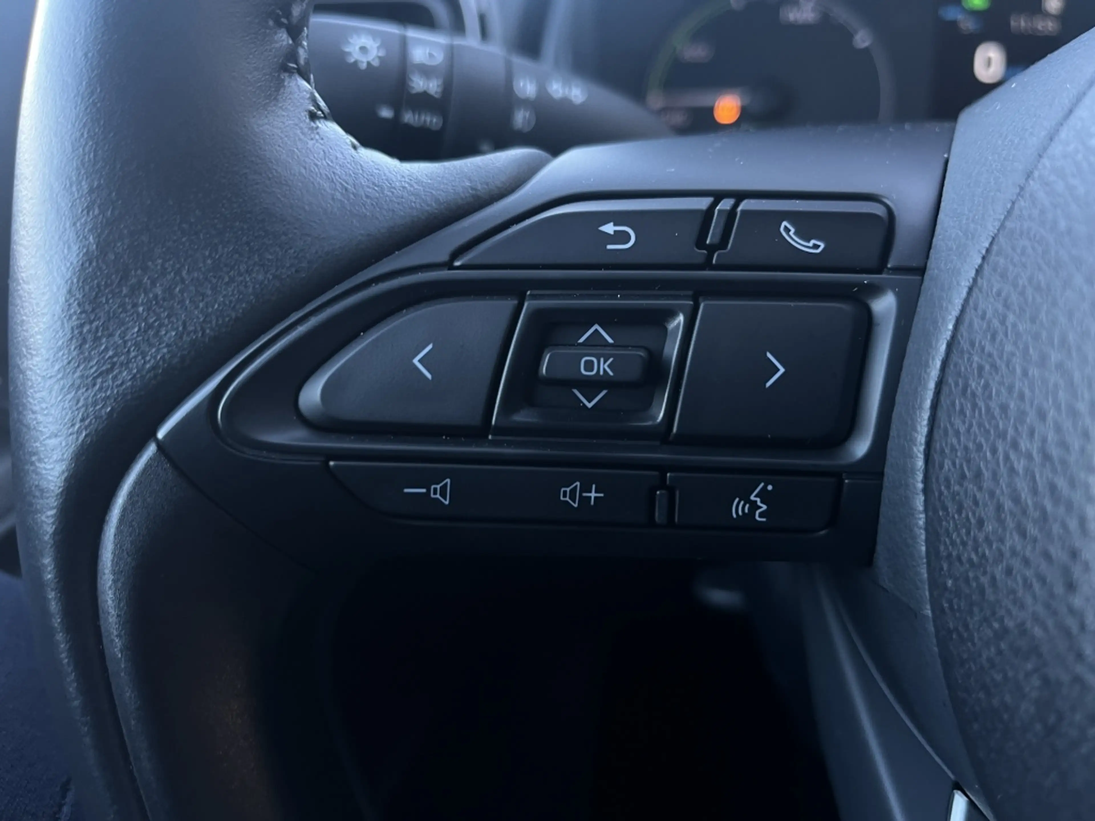 Mazda 2 Hybrid 1.5 Agile, camera, cruise, apple/andr.carpl — photo 9