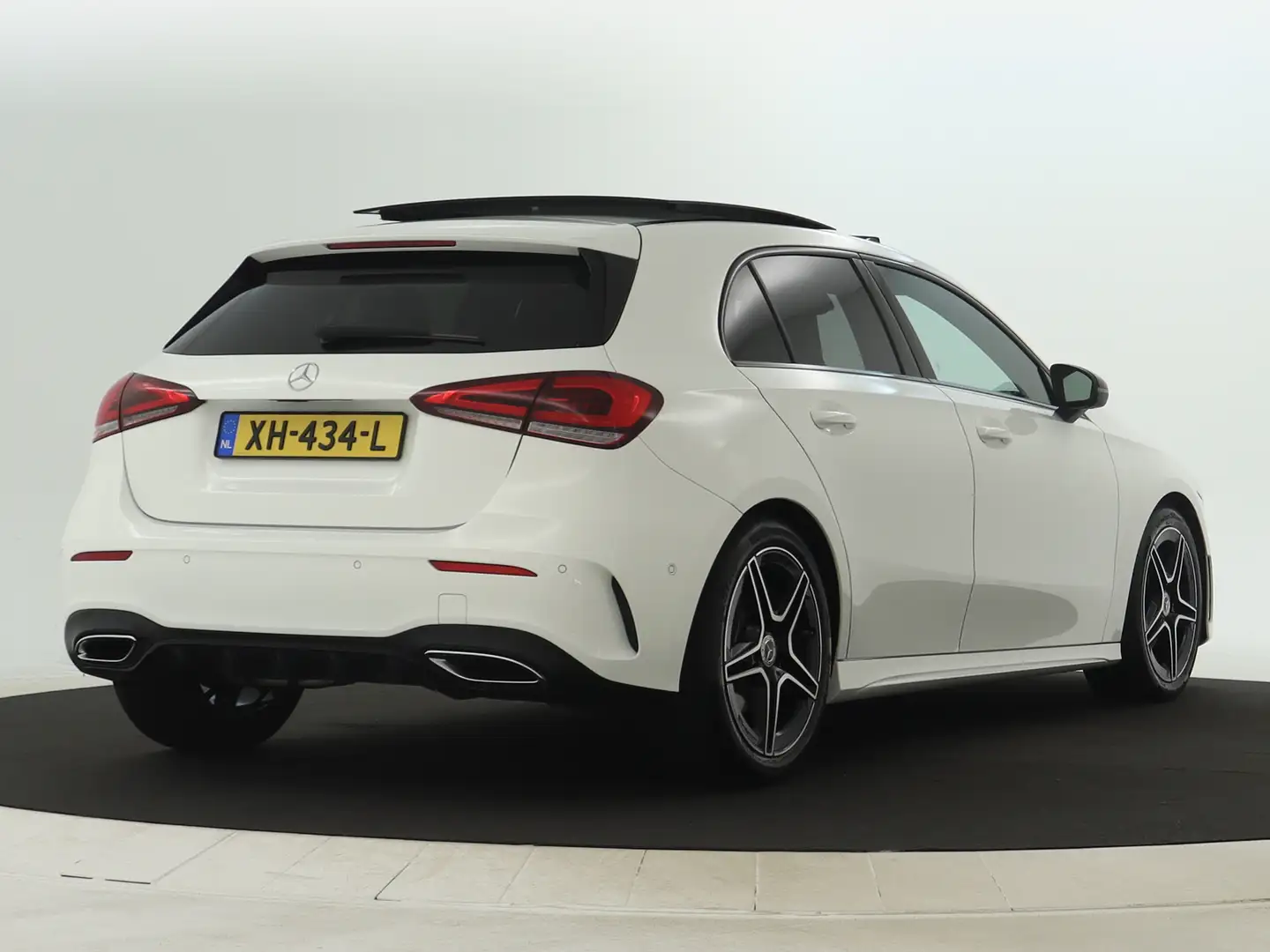 Mercedes-Benz A 200 Business Solution AMG Night Upgrade AMG Styling | Wit - 2