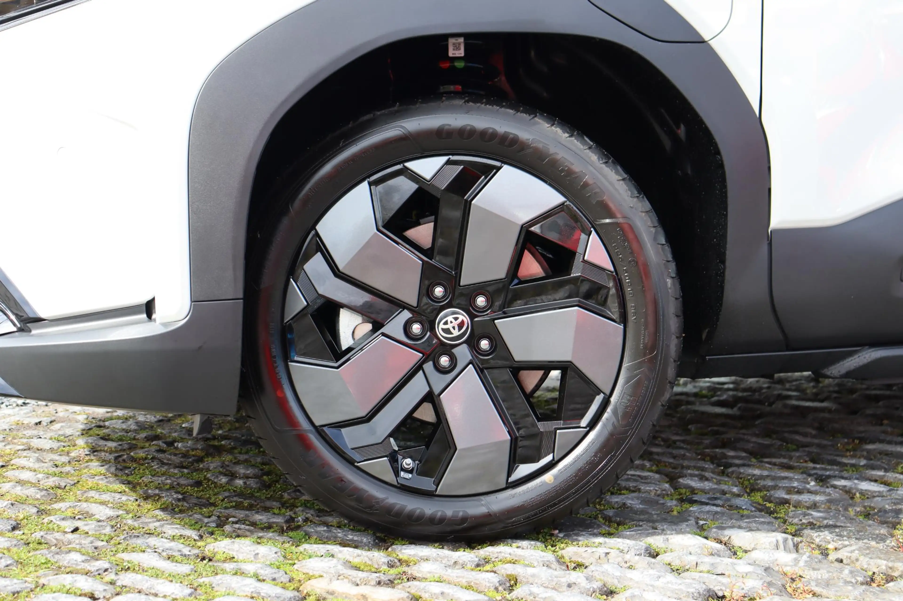 Toyota Urban Cruiser Executive 61 kWh, JBL, 360 Camera, Adaptieve cruis — photo 3