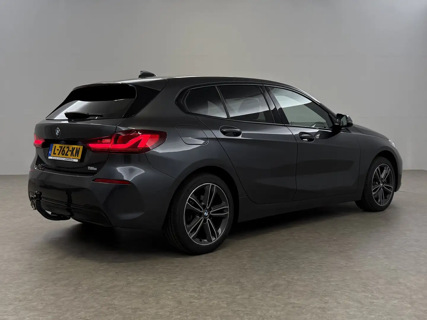 BMW 118 1-serie 118i M Sport LED Camera Carplay Sfeerverl. Gris - 2