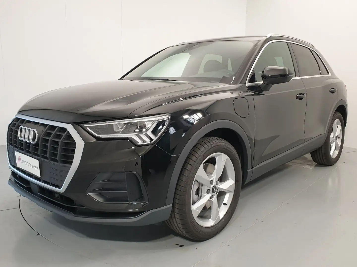 Audi Q3 45 1.4 tfsi e business s tronic Noir - 1