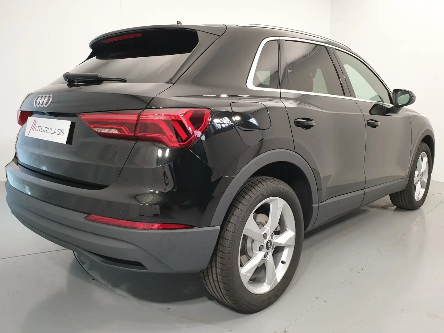 Audi Q3 45 1.4 tfsi e business s tronic Noir - 2