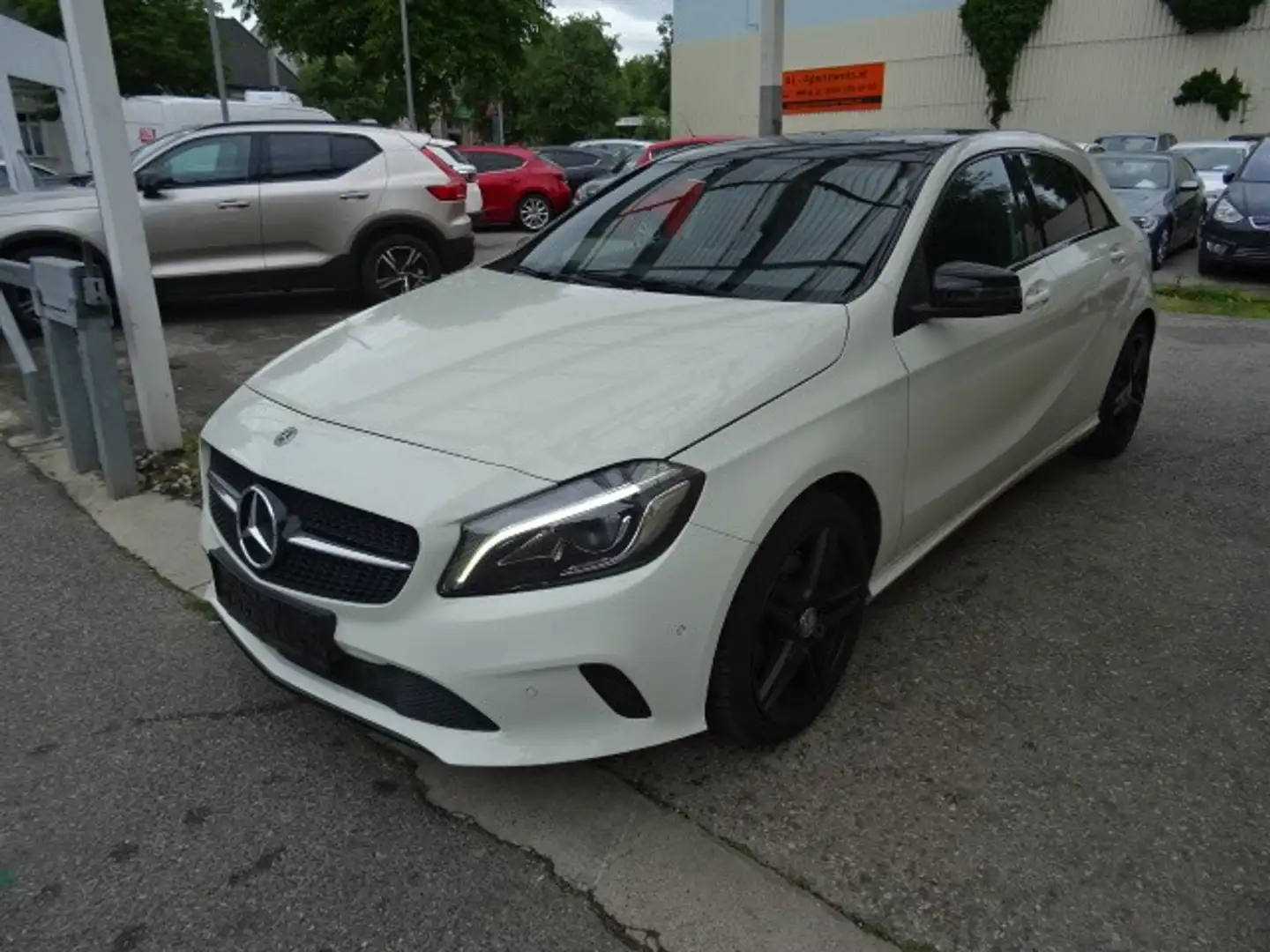 Mercedes-Benz A 200 d Blanc - 1