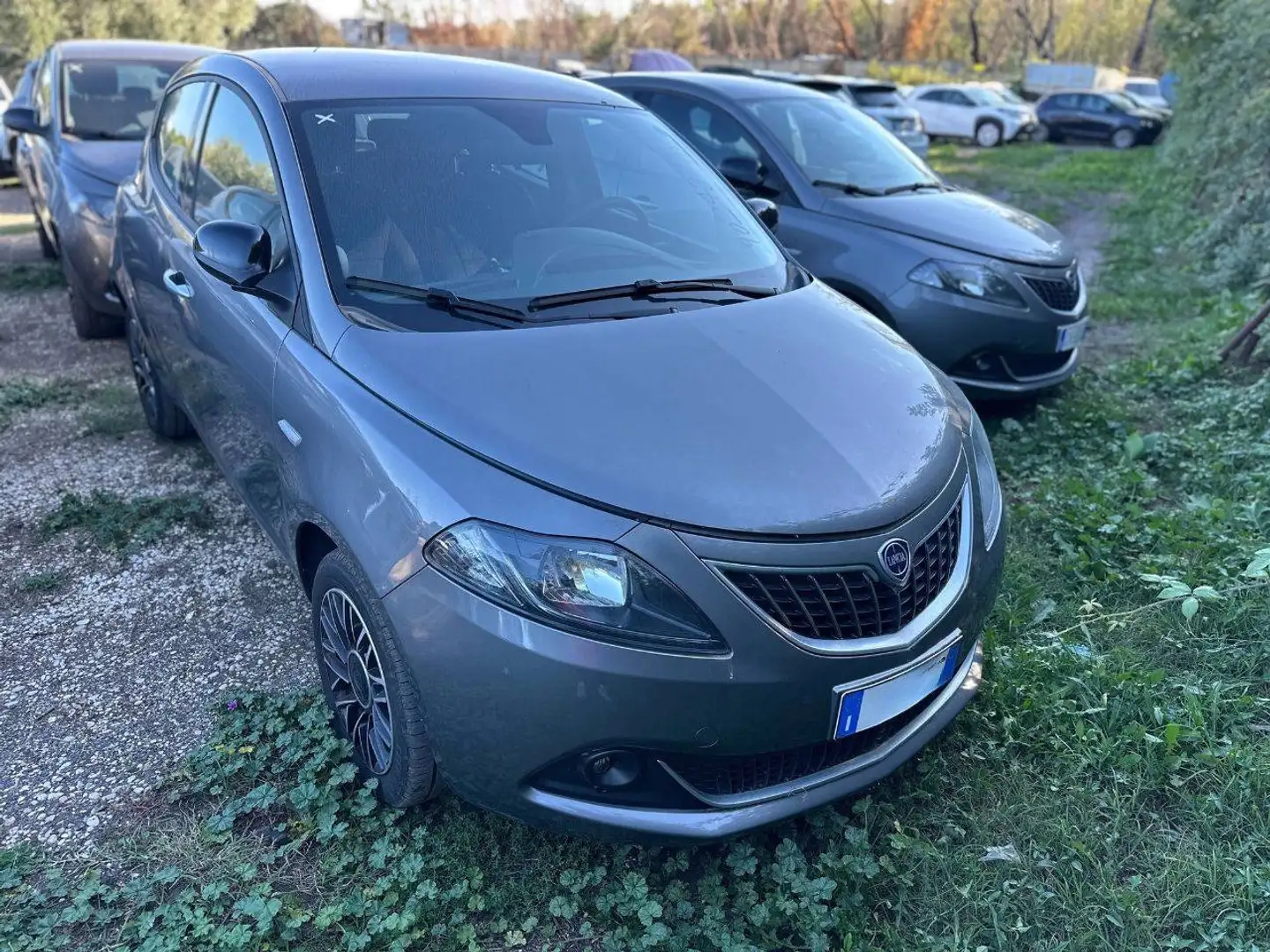 Lancia Ypsilon 1.0 FireFly Hybrid Platino Grigio - 1