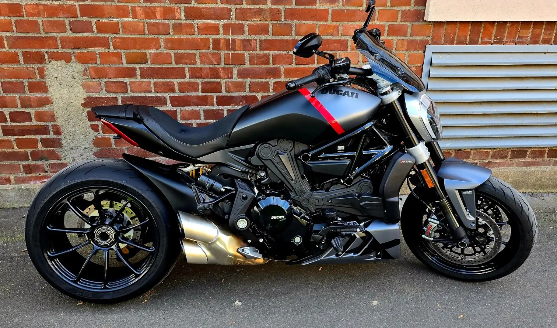 Ducati XDiavel BLACKSTAR Argintiu - 1