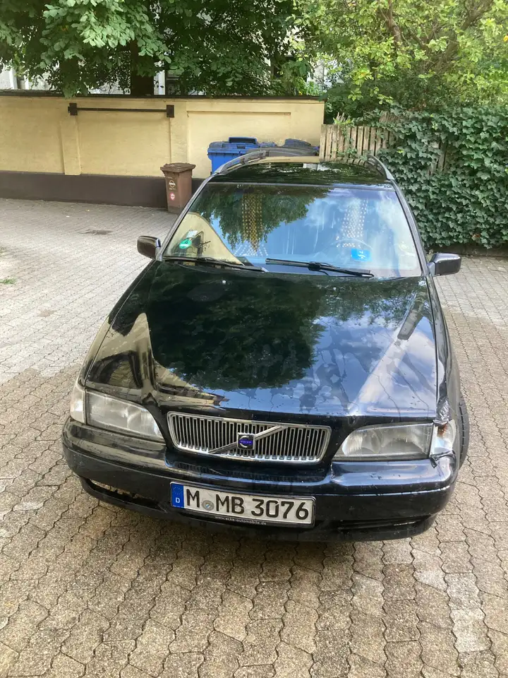 Volvo V70 2.5, foto 2