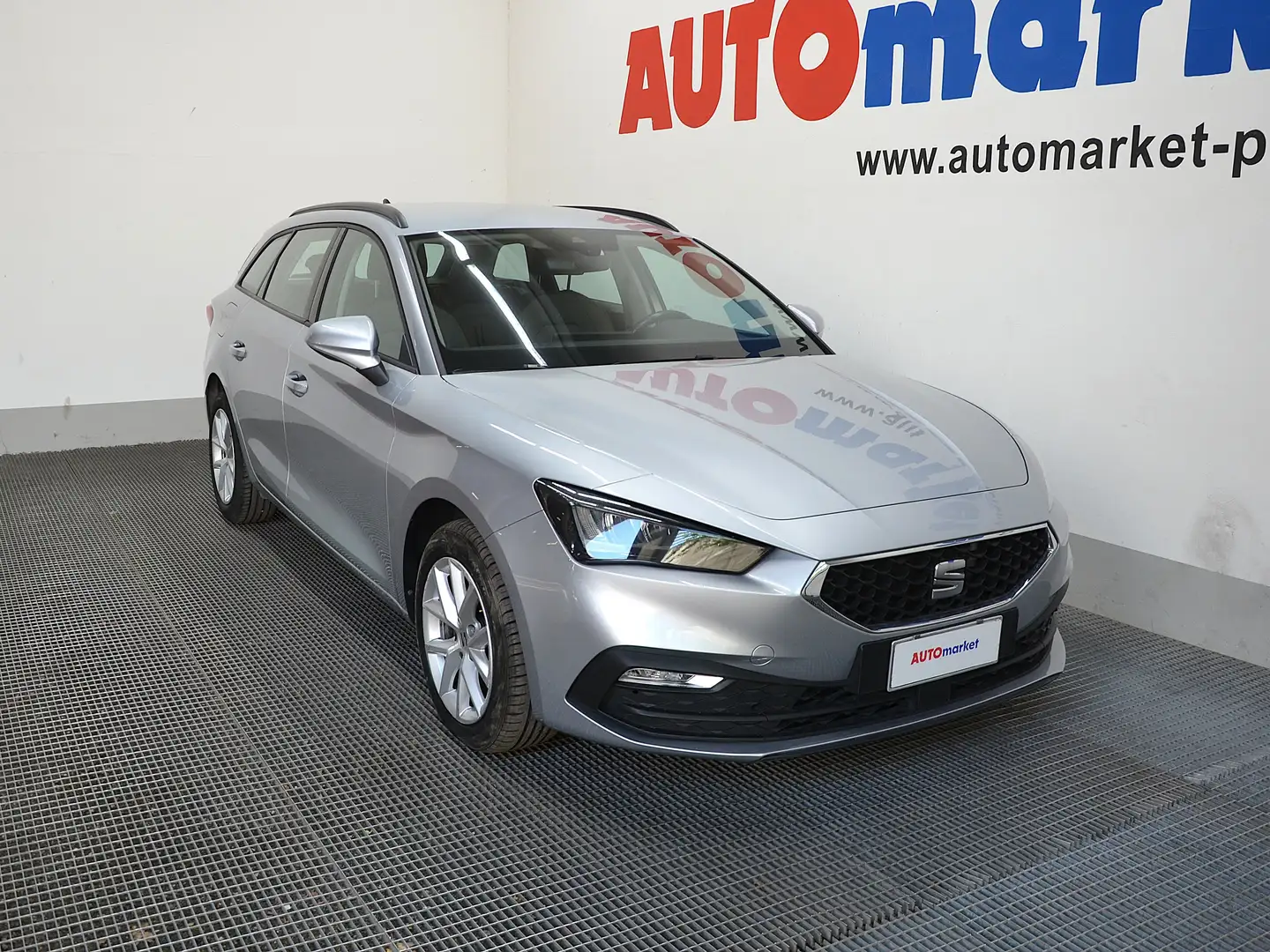 SEAT Leon Sportstourer 2.0 TDI Style 150cv dsg Argento - 2
