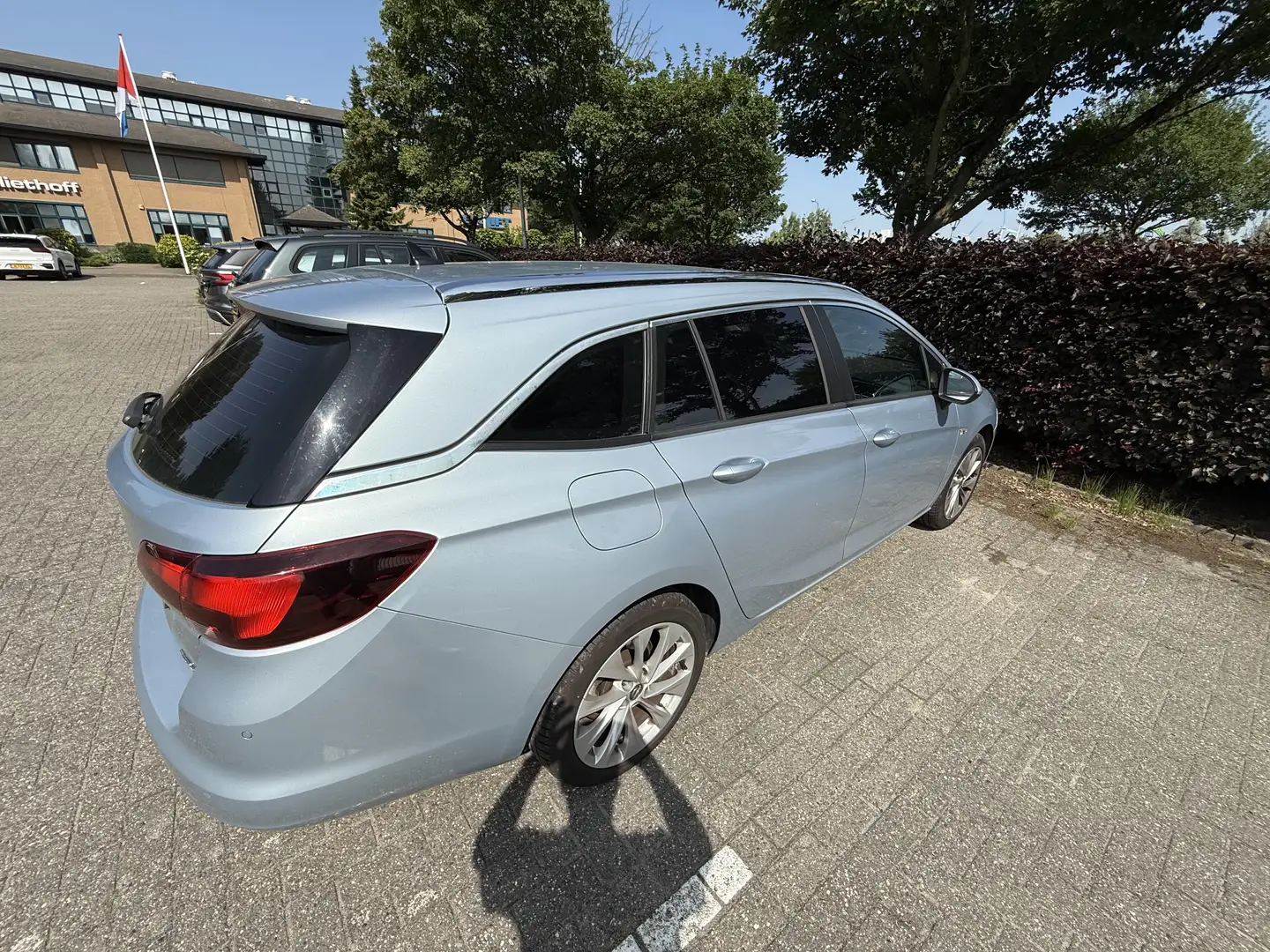 Opel Astra 1.4 Sports Tourer Turbo Edition (Navi, Trekhaak) Grijs - 2