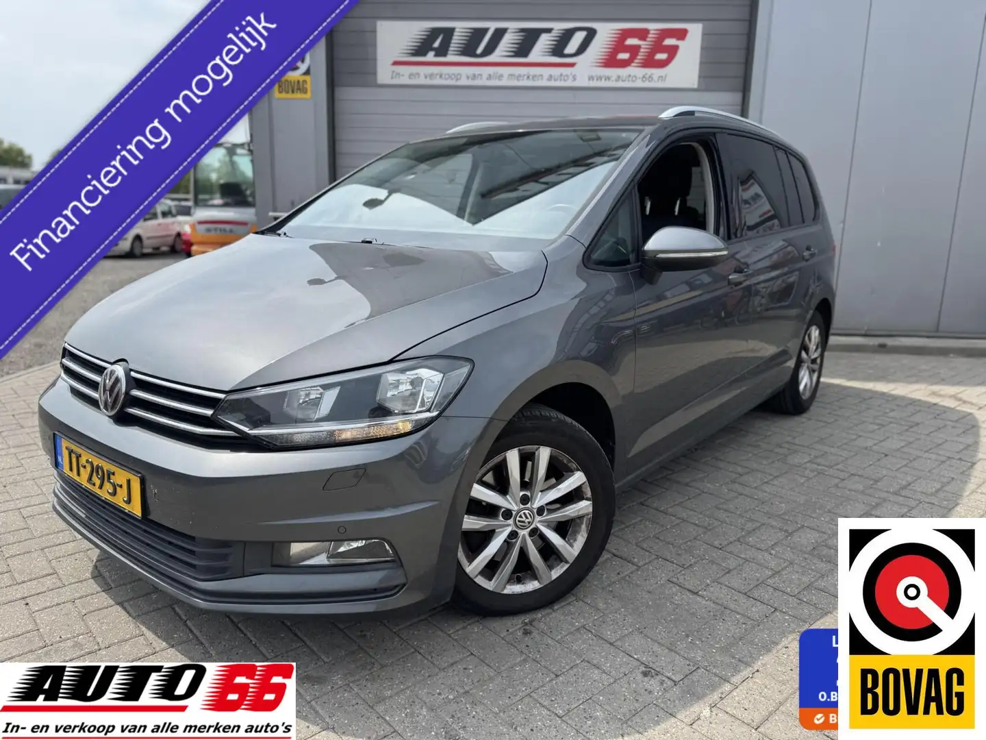 Volkswagen Touran 1.6 TDI SCR Highline 7p nav, Gris - 1