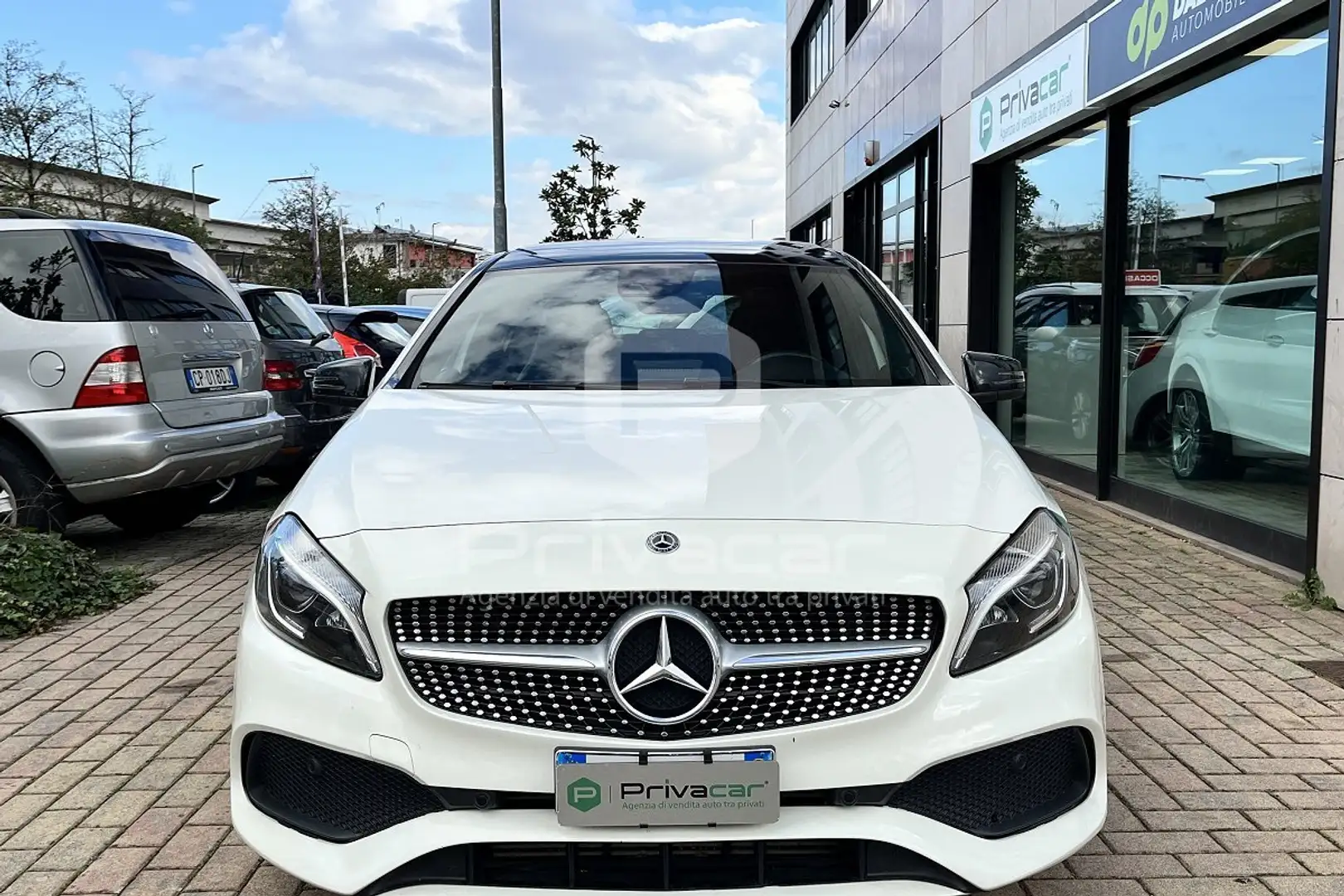 Mercedes-Benz A 200 A 200 d Automatic Premium Bianco - 2