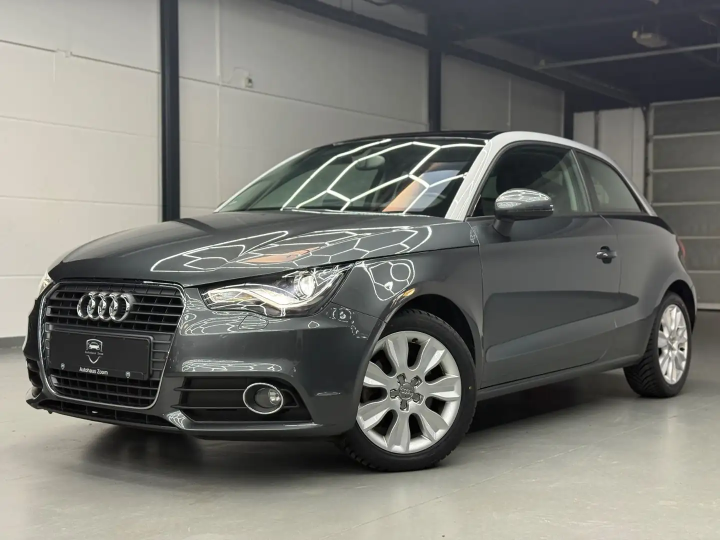 Audi A1 Ambition S-TRONIC*XENON*PANO*NAVI*SHZ*PDC Gris - 1