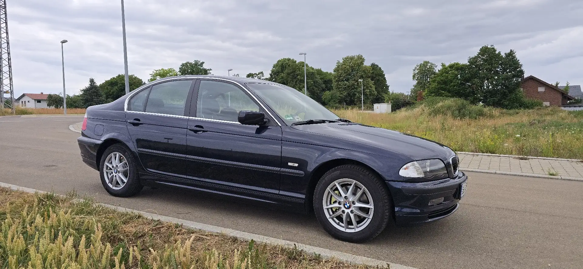 BMW 320 320i Bleu - 1
