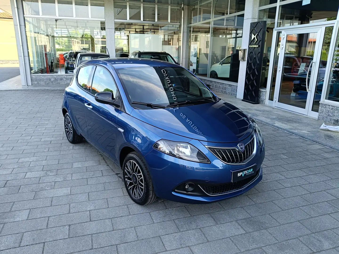 Lancia Ypsilon 1.0 Hybrid 69cv PLATINO AZIENDALE Blau - 1