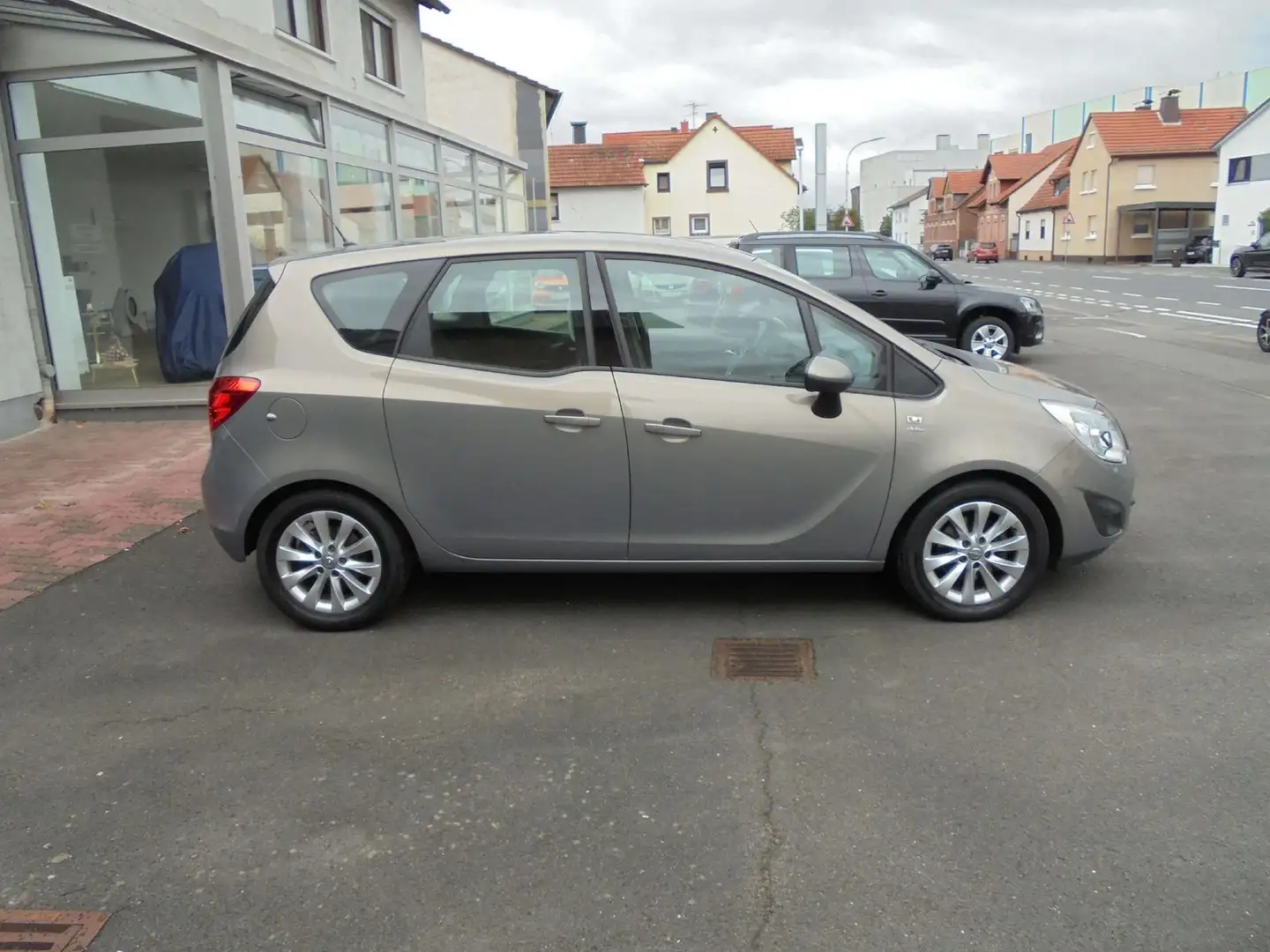 Opel Meriva Active 1. Hand*Temp.*Klima*SHZ*Alu*PDC vo Beige - 2