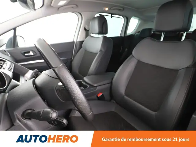 Peugeot 3008 view 10
