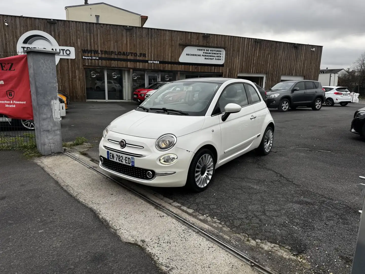 Fiat 500 500 1.2i - 69 Lounge Gps + toit panoramique + Radar AR Blanc - 1