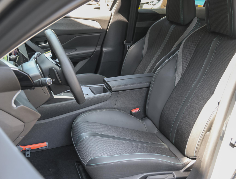 Peugeot 408 1.2 145pk Hybrid Allure | Camera voor + achter | A — photo 11