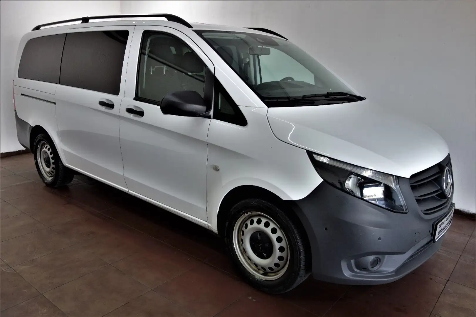 Mercedes-Benz Vito Tourer 114 CDI lang 9G/Navi/Klima/9-Sitzer Blanc - 1