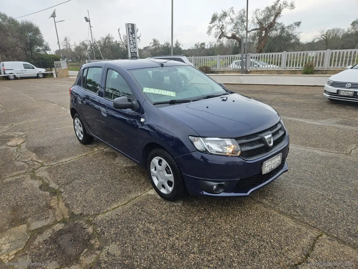 Dacia Sandero 1.2 GPL 75 CV Ambiance Blauw - 1